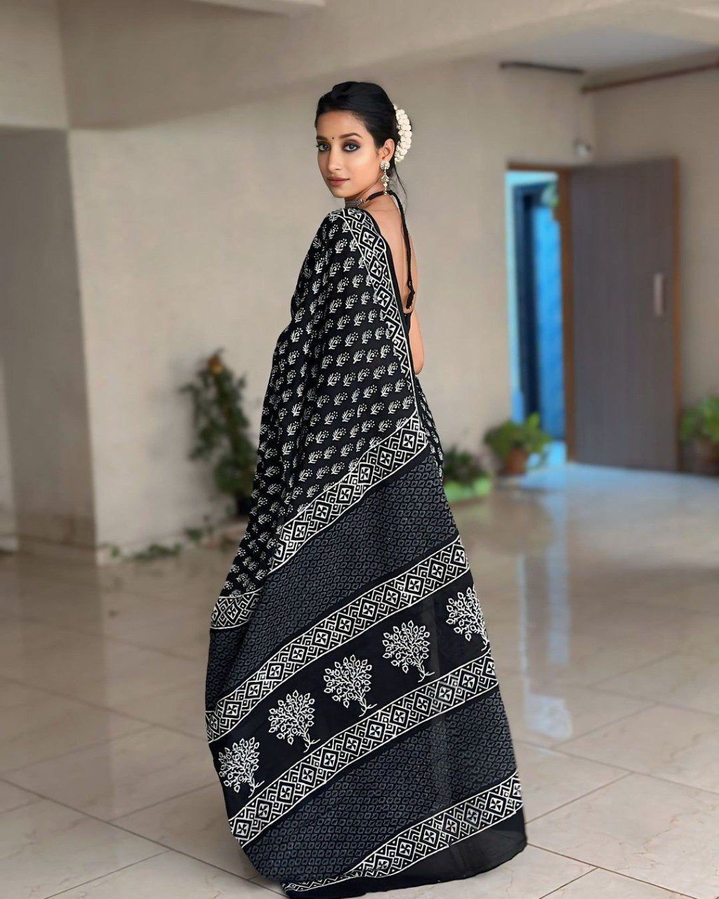 Ready To Wear Cotton Black Printed Saree