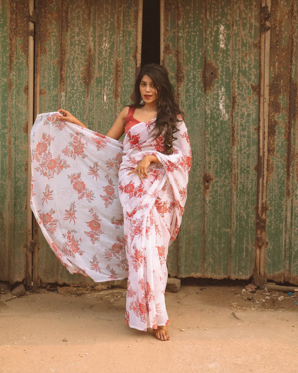 Off White Georgette Ready To Wear Saree