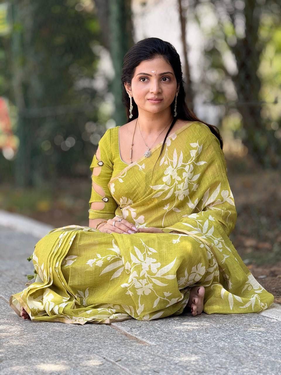 Green Soft Linen Digital Printed Saree