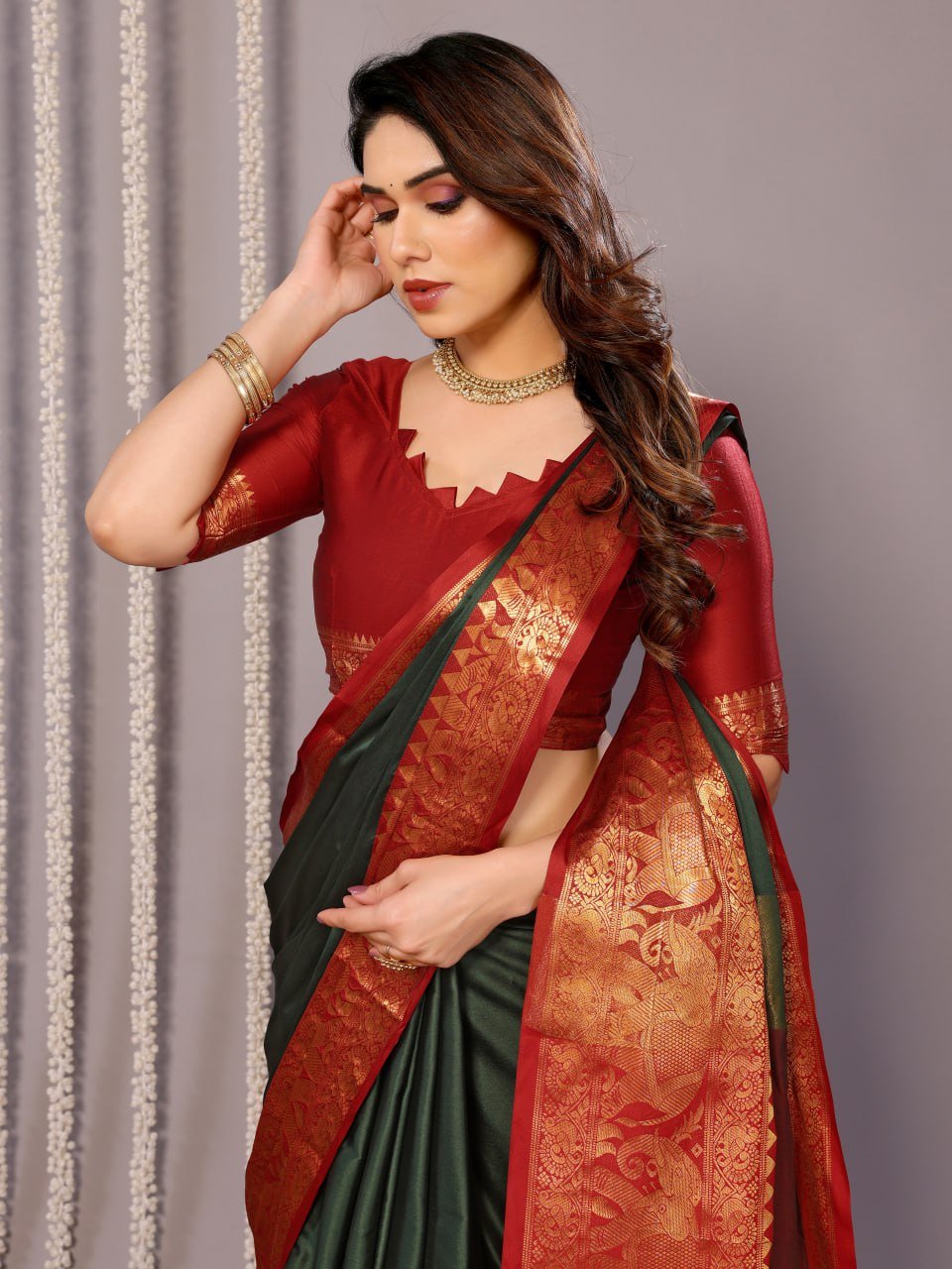 Green And Red Banarasi Soft Silk Jacquard Weave Saree