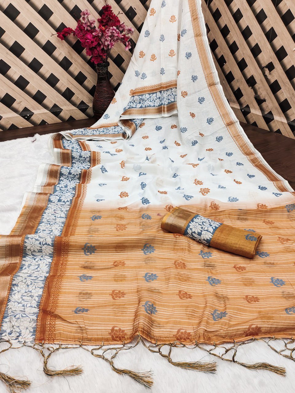 Golen And White Printed Cotton Linen Saree