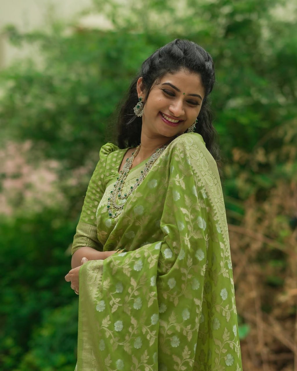 Leaf Green Banarasi Soft Silk Jacquard Border Saree