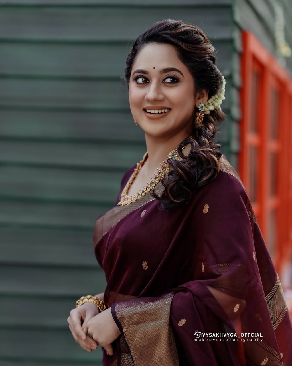 Dark Maroon Banarasi Soft Silk Jacquard Border Saree