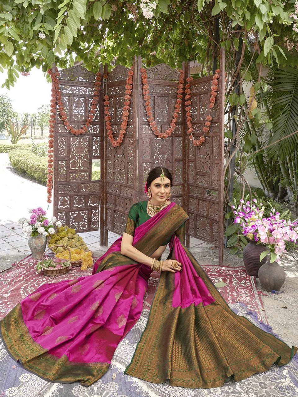 Pink Green Beautiful Banarasi Soft Silk Saree