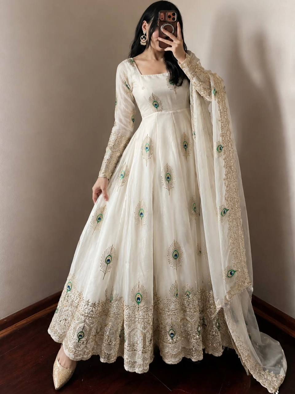 White Heavy Fandy Silk Embroidery Threads And Zari Sequins Work Suit Set