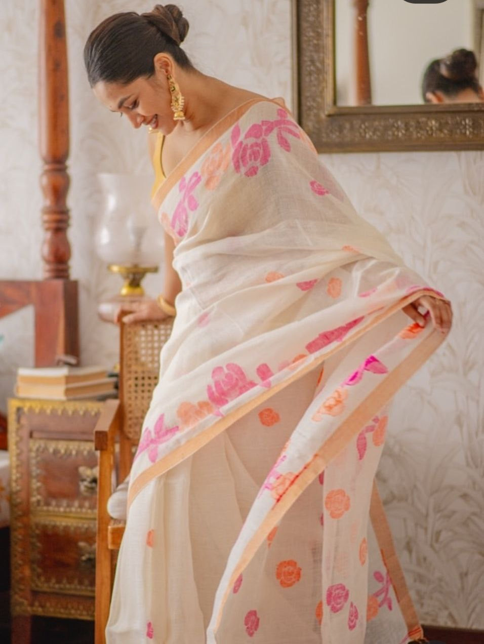 White Plain Soft Linen Digital Printed Saree