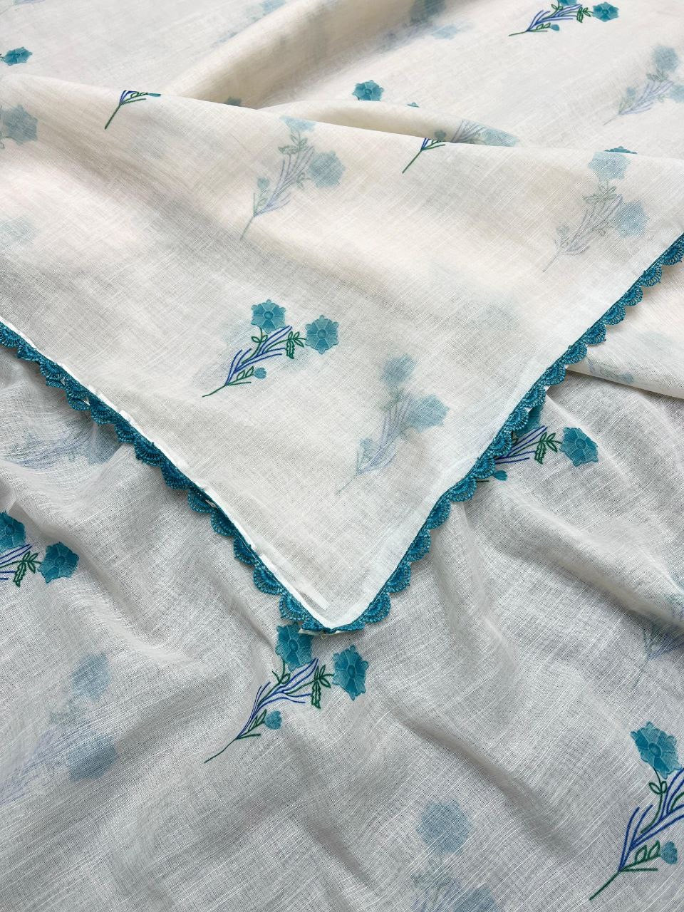 Sky With White Plain Linen Digital Printed Saree
