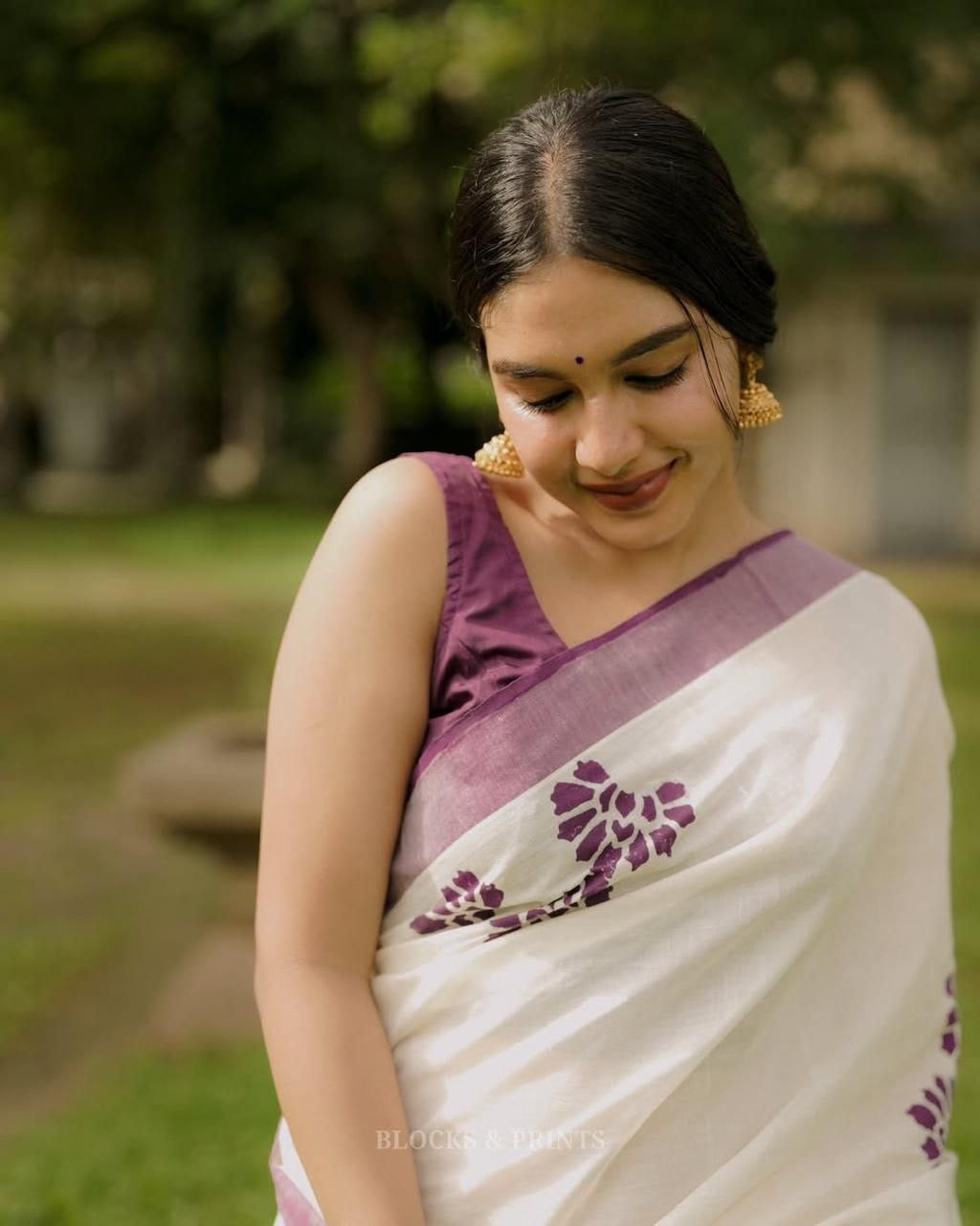 Purple With White Linen Digital Printed Saree