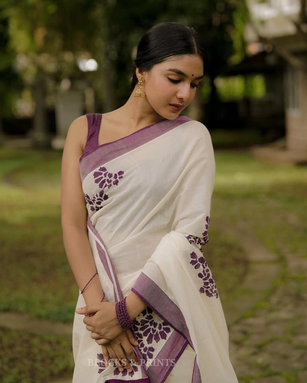 Purple With White Linen Digital Printed Saree