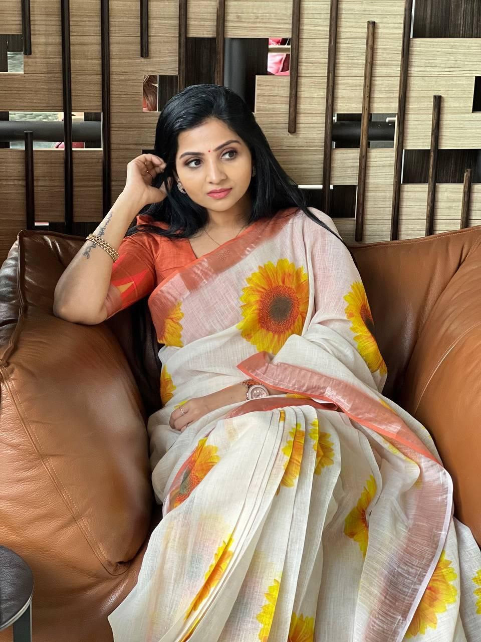 Flower Designed Linen With Zari Work Saree