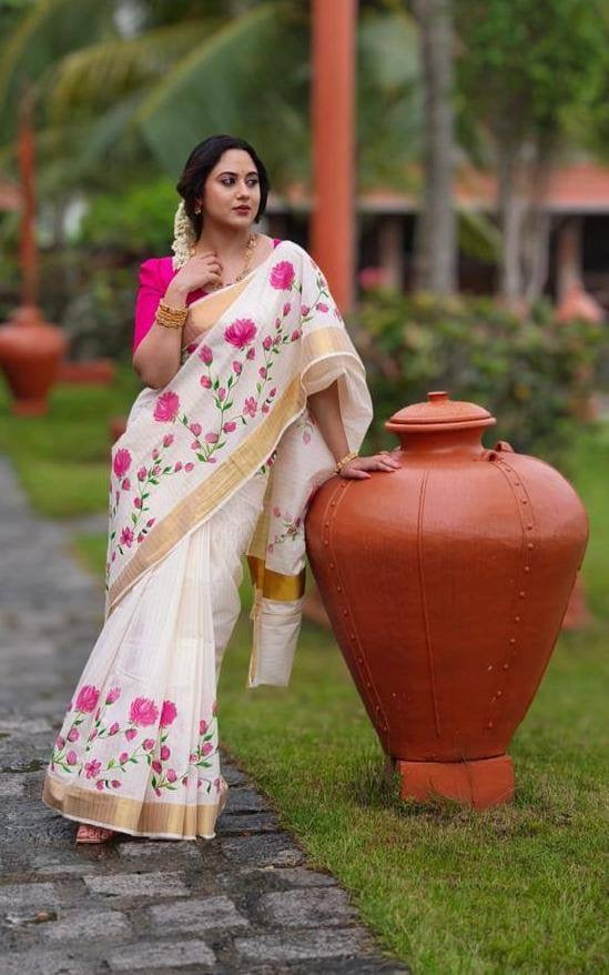 White And Pink Linen Digital Printed Saree