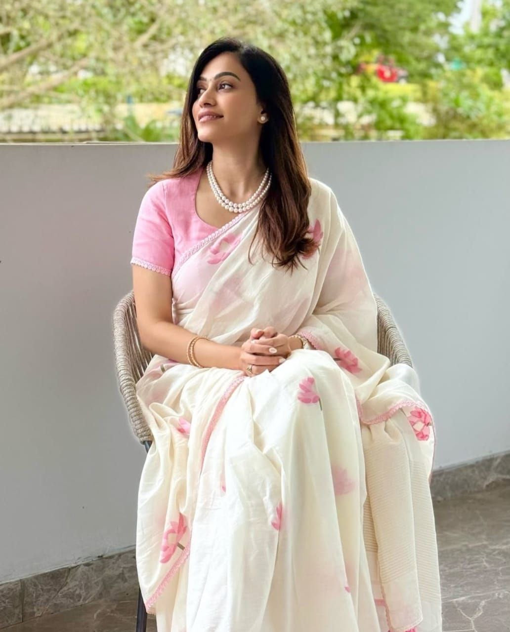 Pink With White Plain Linen Digital Printed Saree