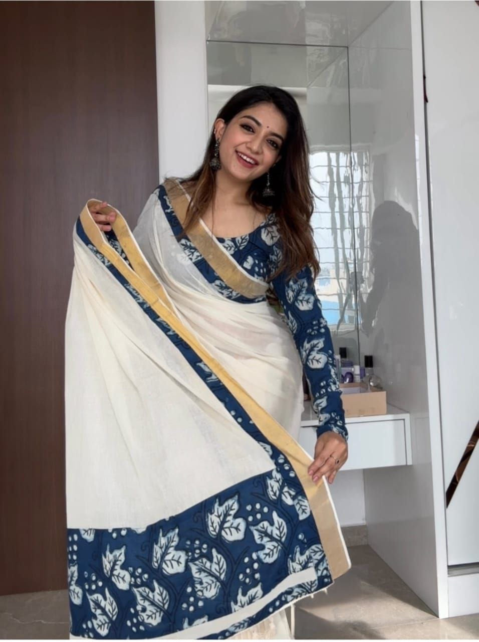 White With Blue Border Plain Linen Printed Saree