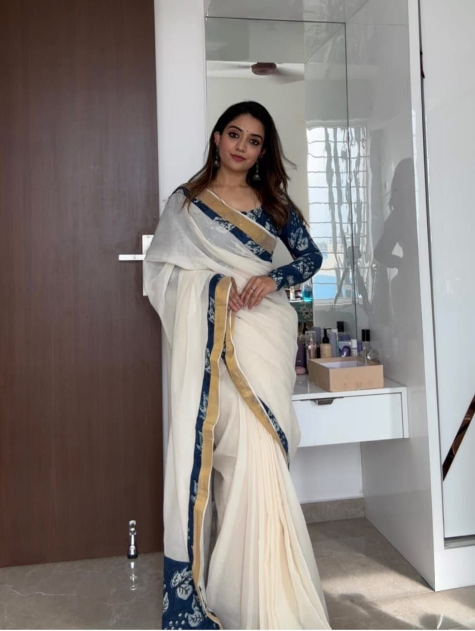 White With Blue Border Plain Linen Printed Saree