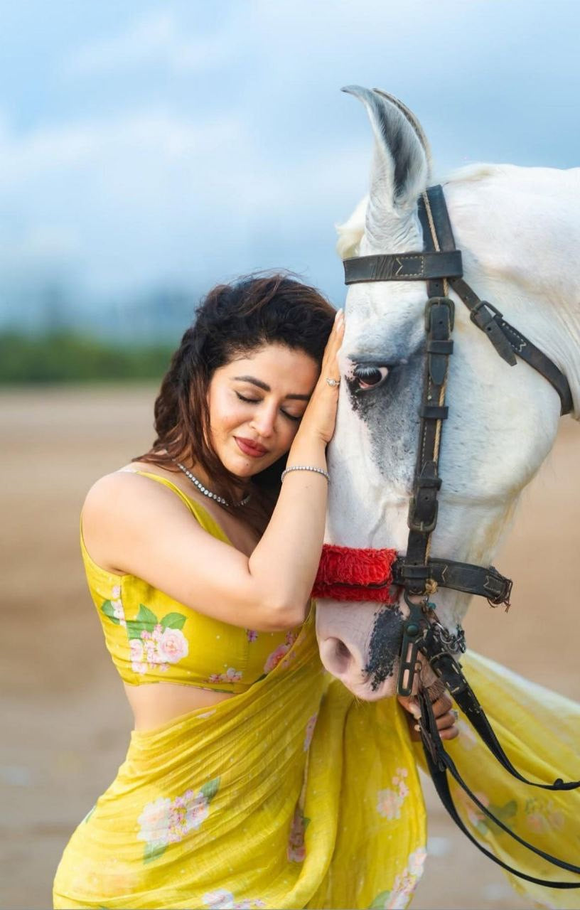 Yellow Plain Linen Digital Printed Saree