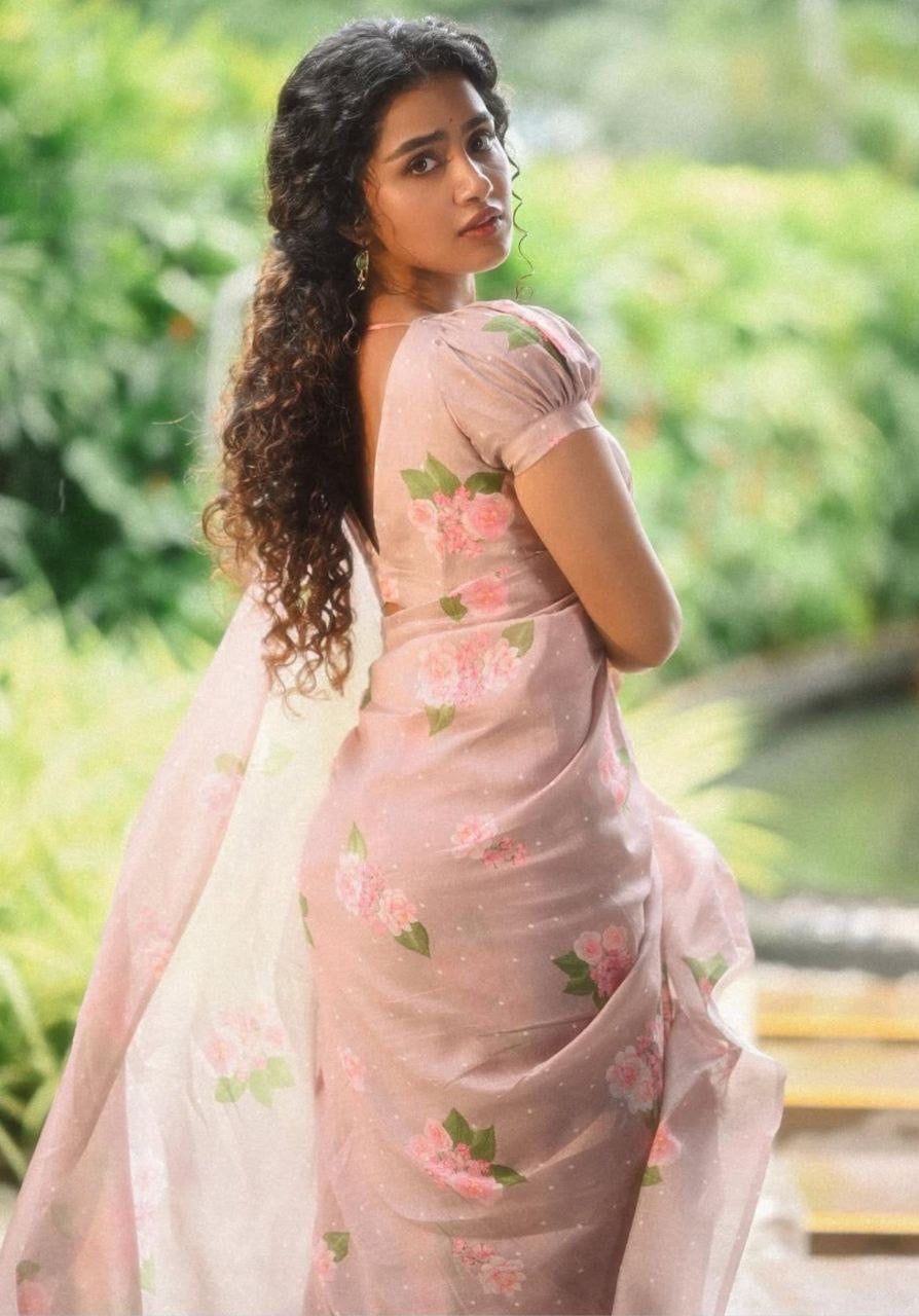 Soft Pink Plain Line Digital Printed Saree