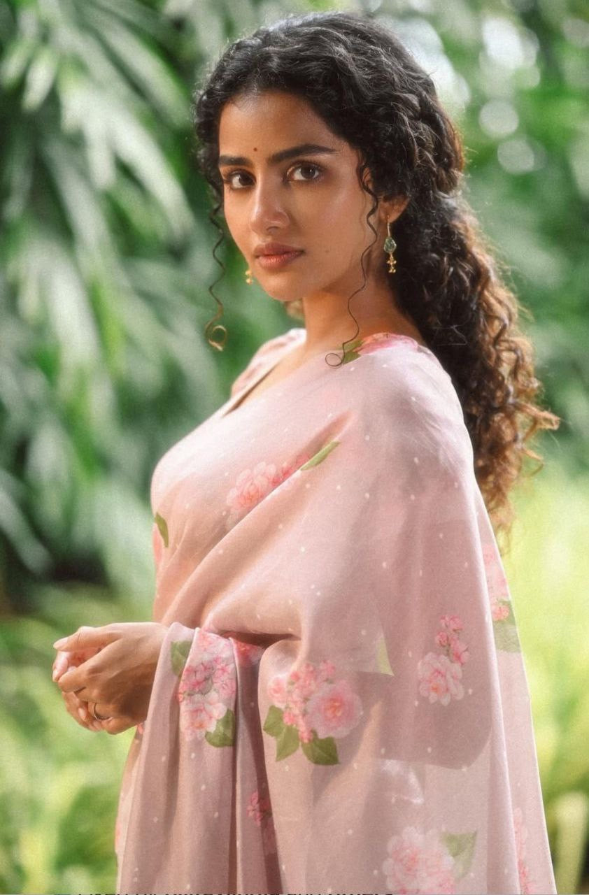 Soft Pink Plain Line Digital Printed Saree