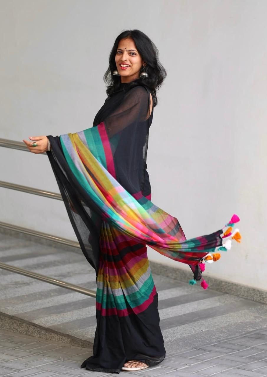 Black Plain Linen Digital Printed With Fumka Saree