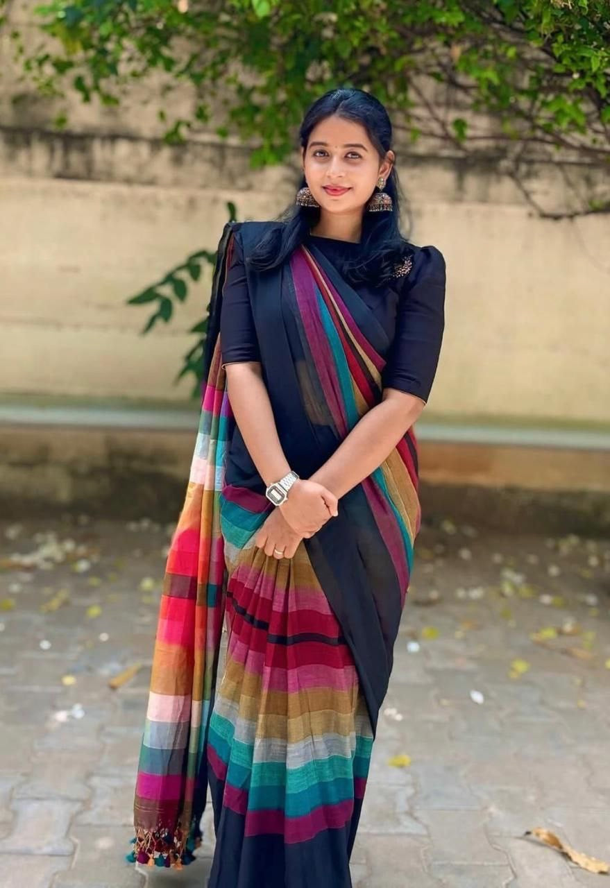 Black Plain Linen Digital Printed With Fumka Saree