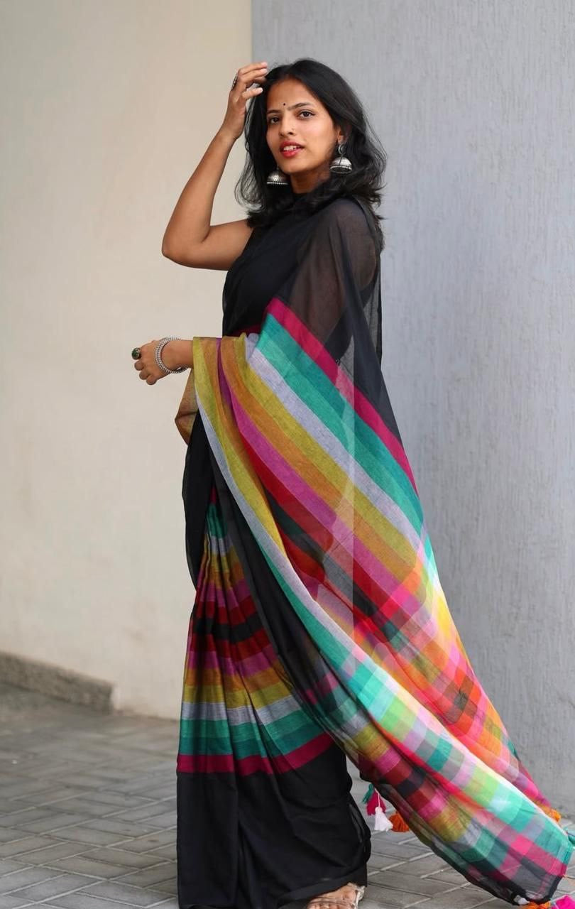 Black Plain Linen Digital Printed With Fumka Saree
