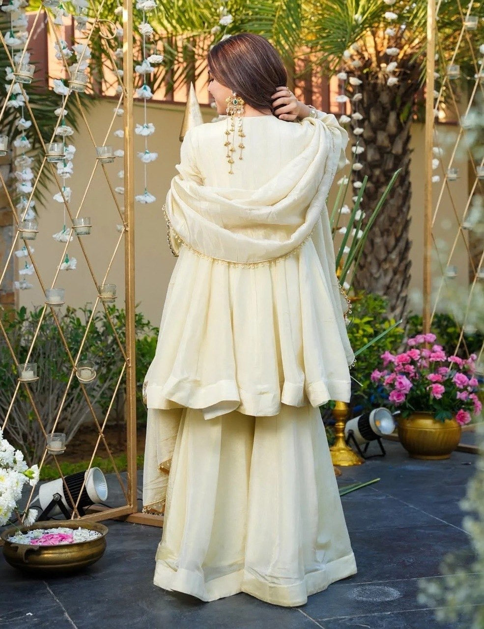 Off White French Crep Mirror Embroidered Kurta Set 