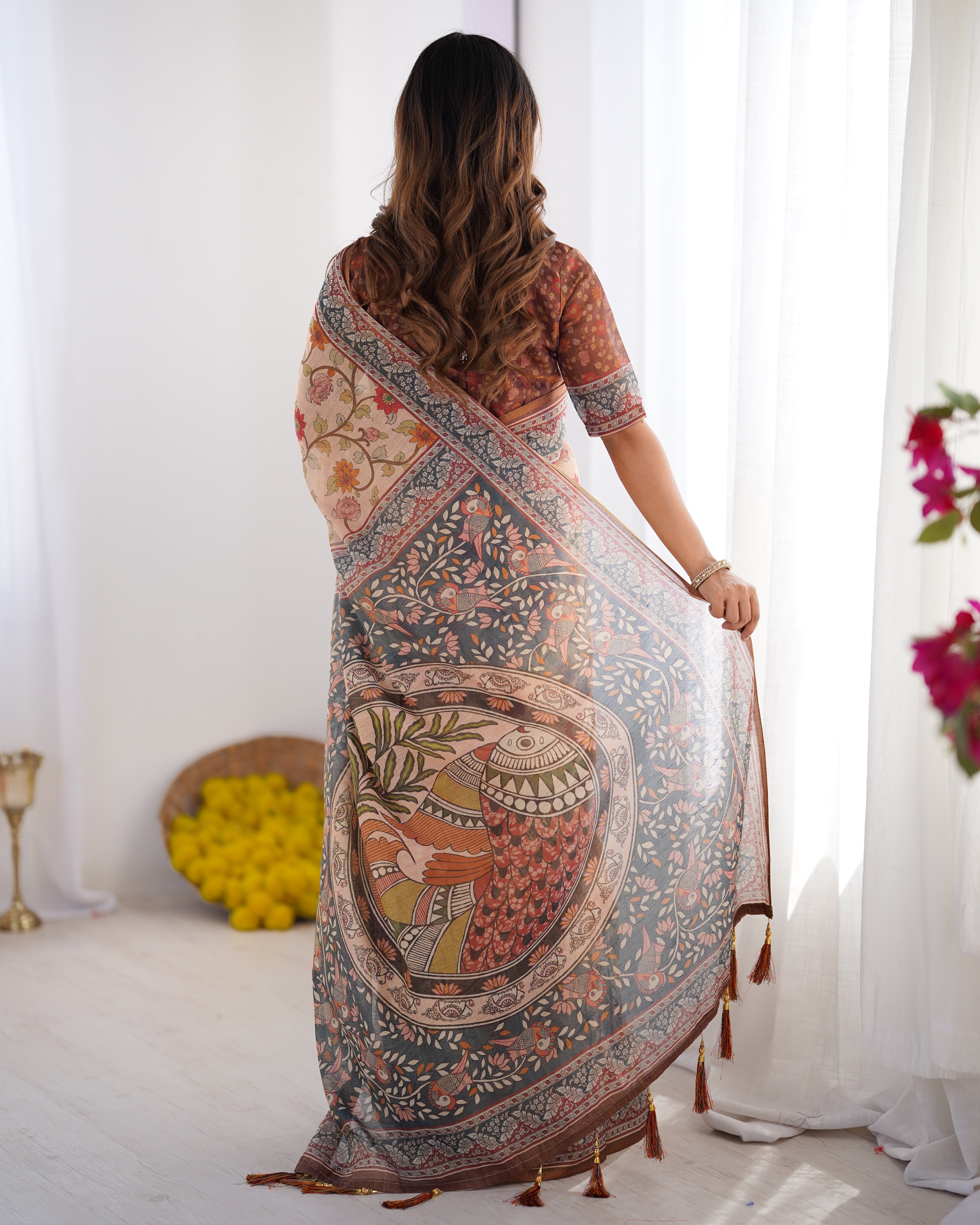 Cream Beige Floral Handloom Saree with Designer Grey Pallu 