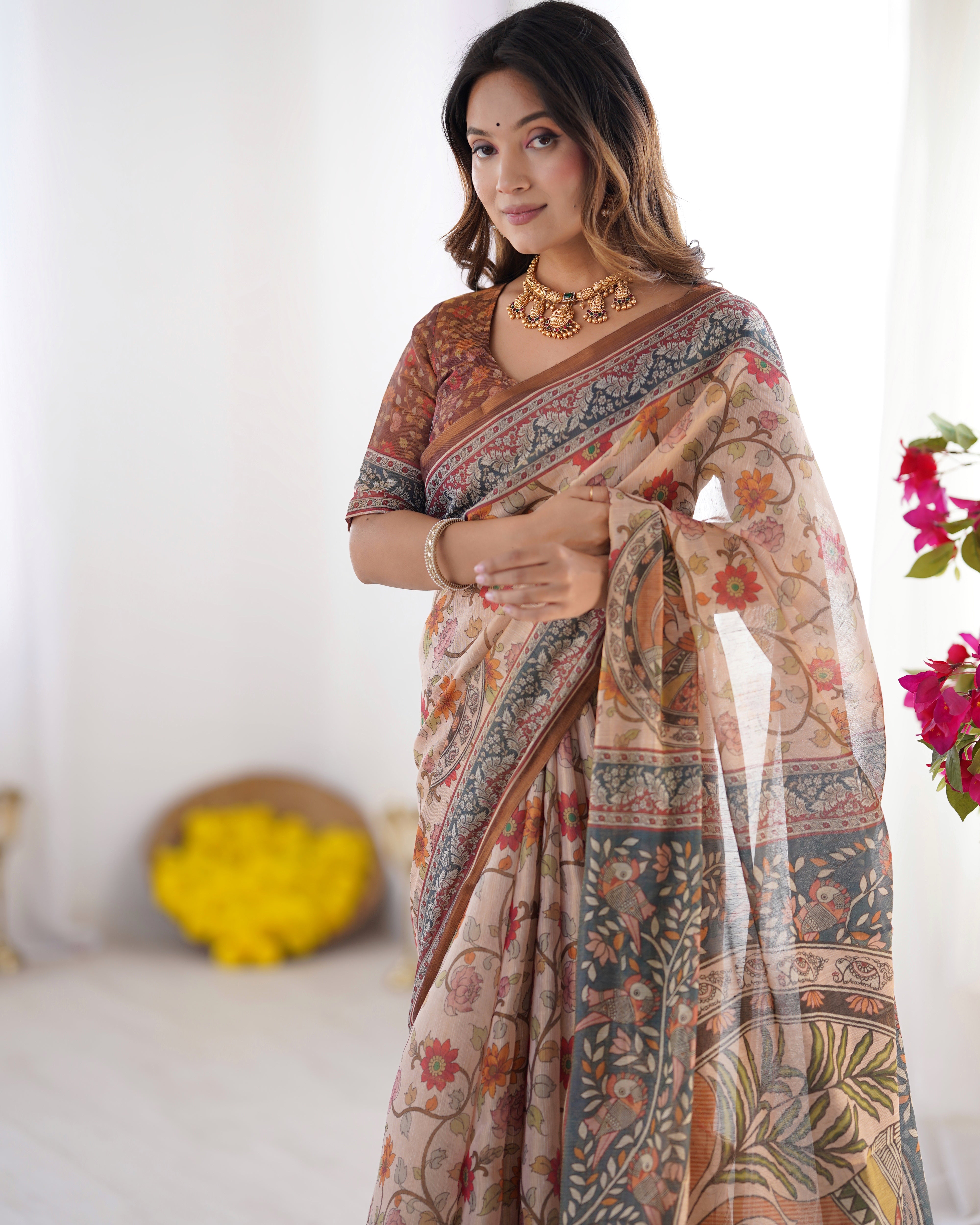 Cream Beige Floral Handloom Saree with Designer Grey Pallu 