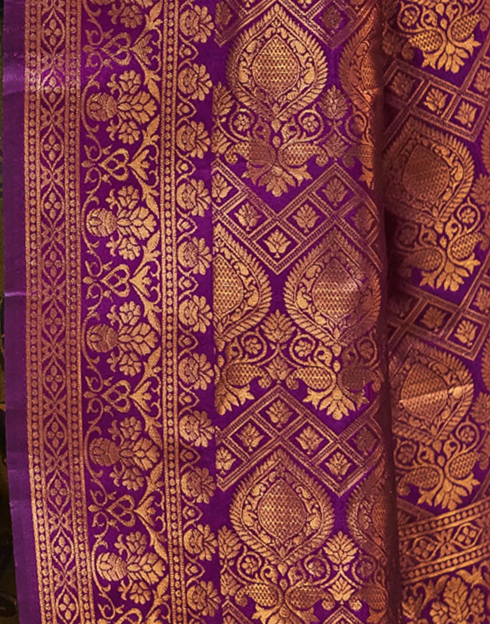 Leaf Green Designer Banarasi Soft Silk Saree